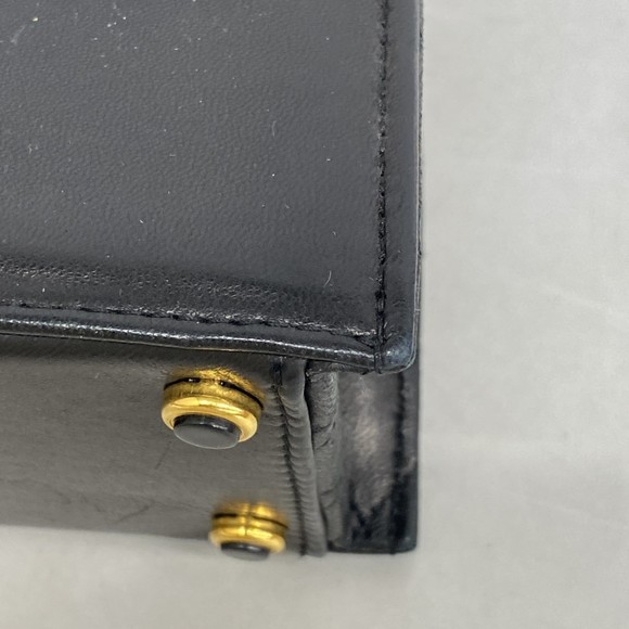 CHANEL Black Lambskin Leather Shoulder Bag - Picture 6 of 13